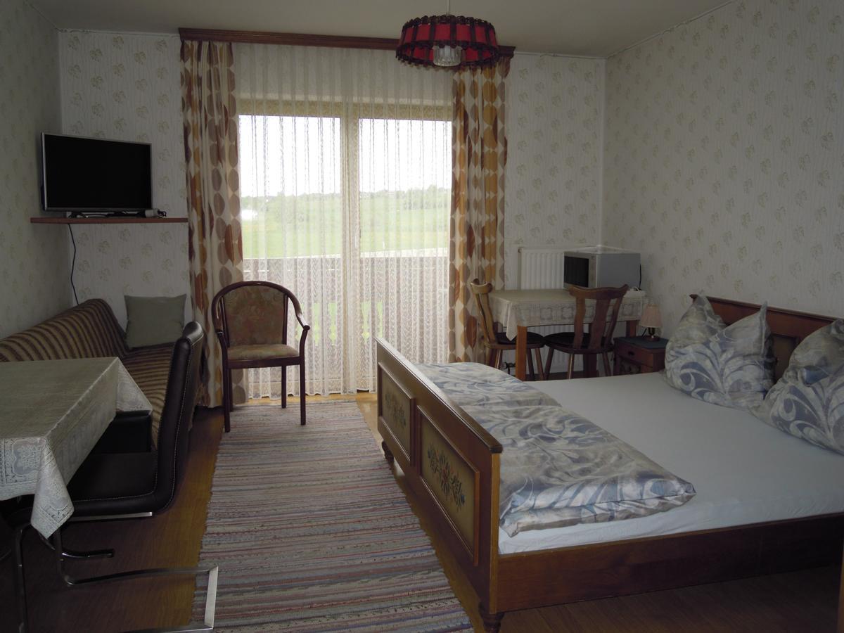 Gaestehaus Jedinger Oberhofen am Irrsee Екстериор снимка